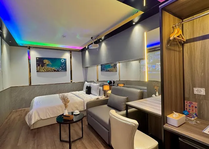 M&H Hotel