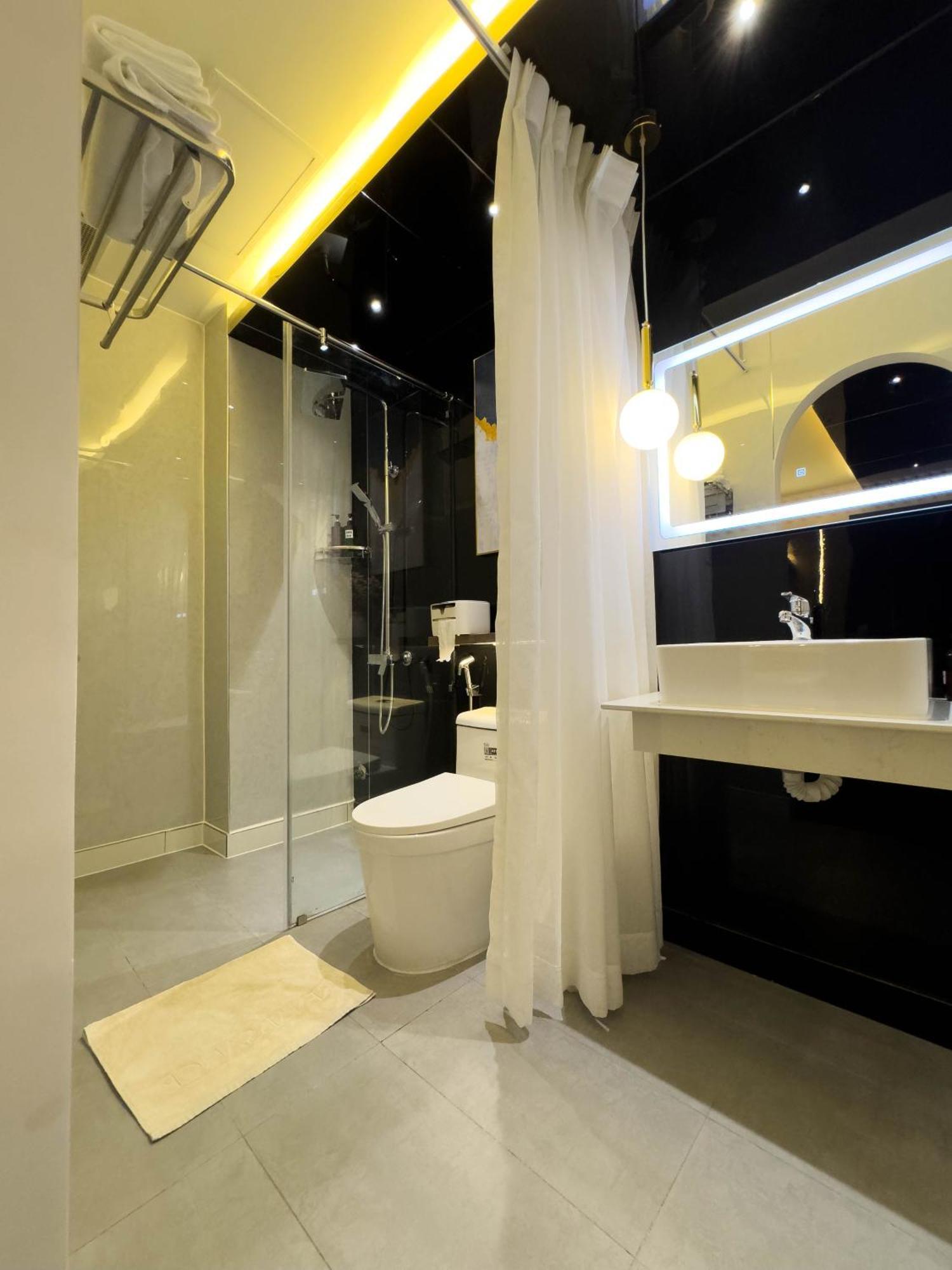 M&h Hotel 2*